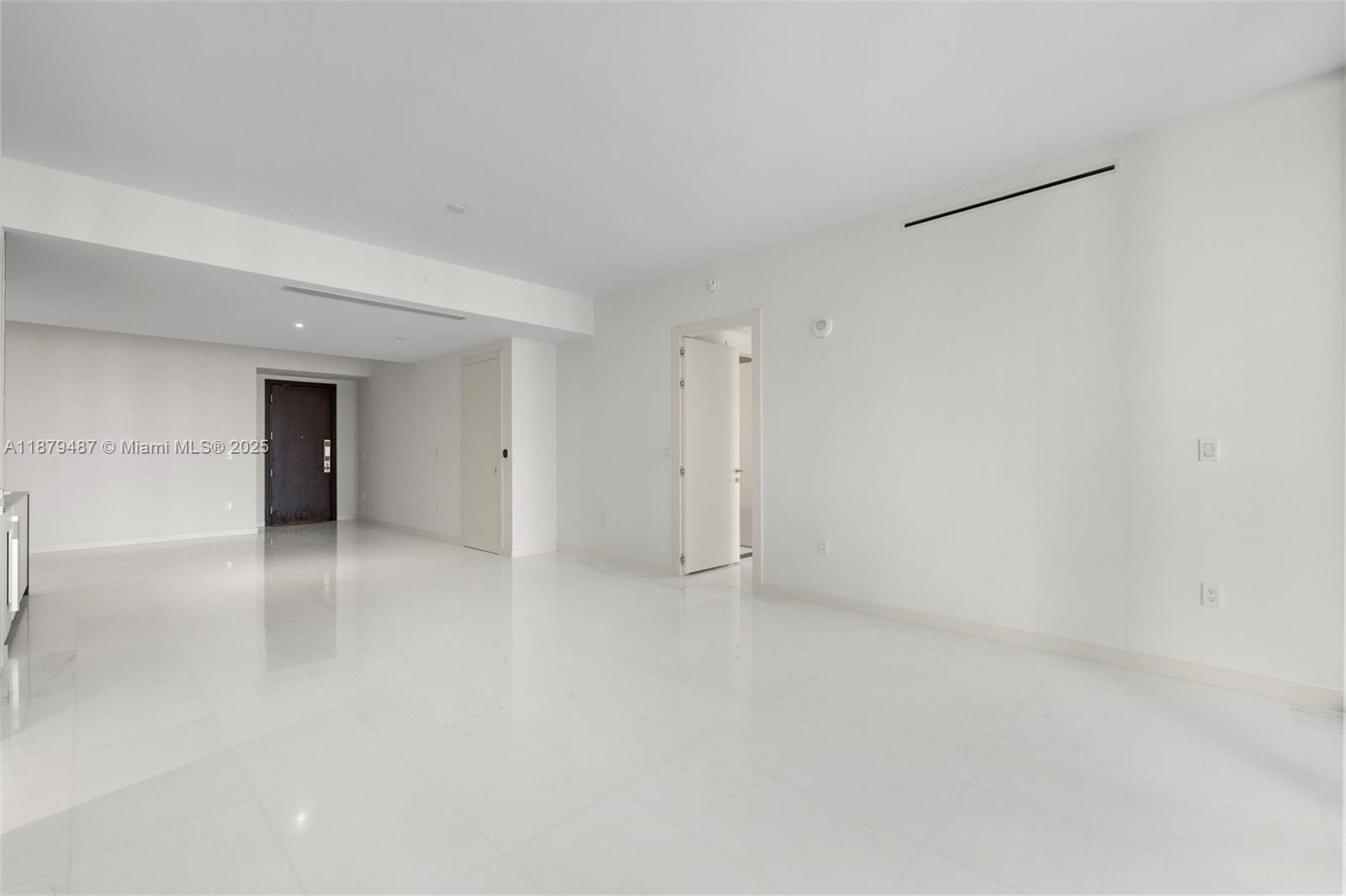 ASTON MARTIN RESIDENCES - Residential