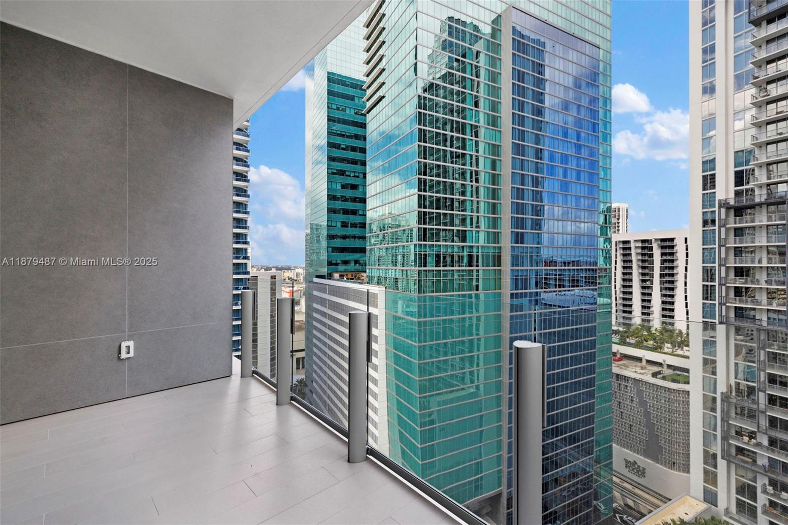 ASTON MARTIN RESIDENCES - Residential