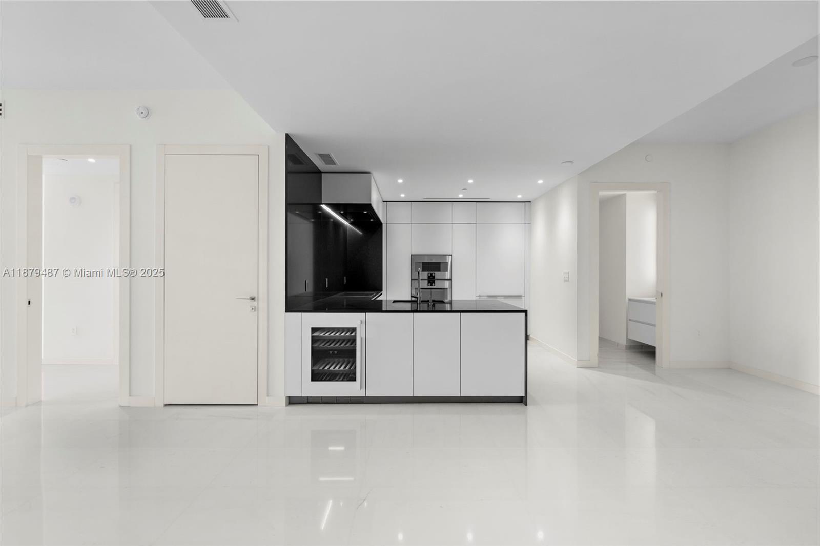 ASTON MARTIN RESIDENCES - Residential