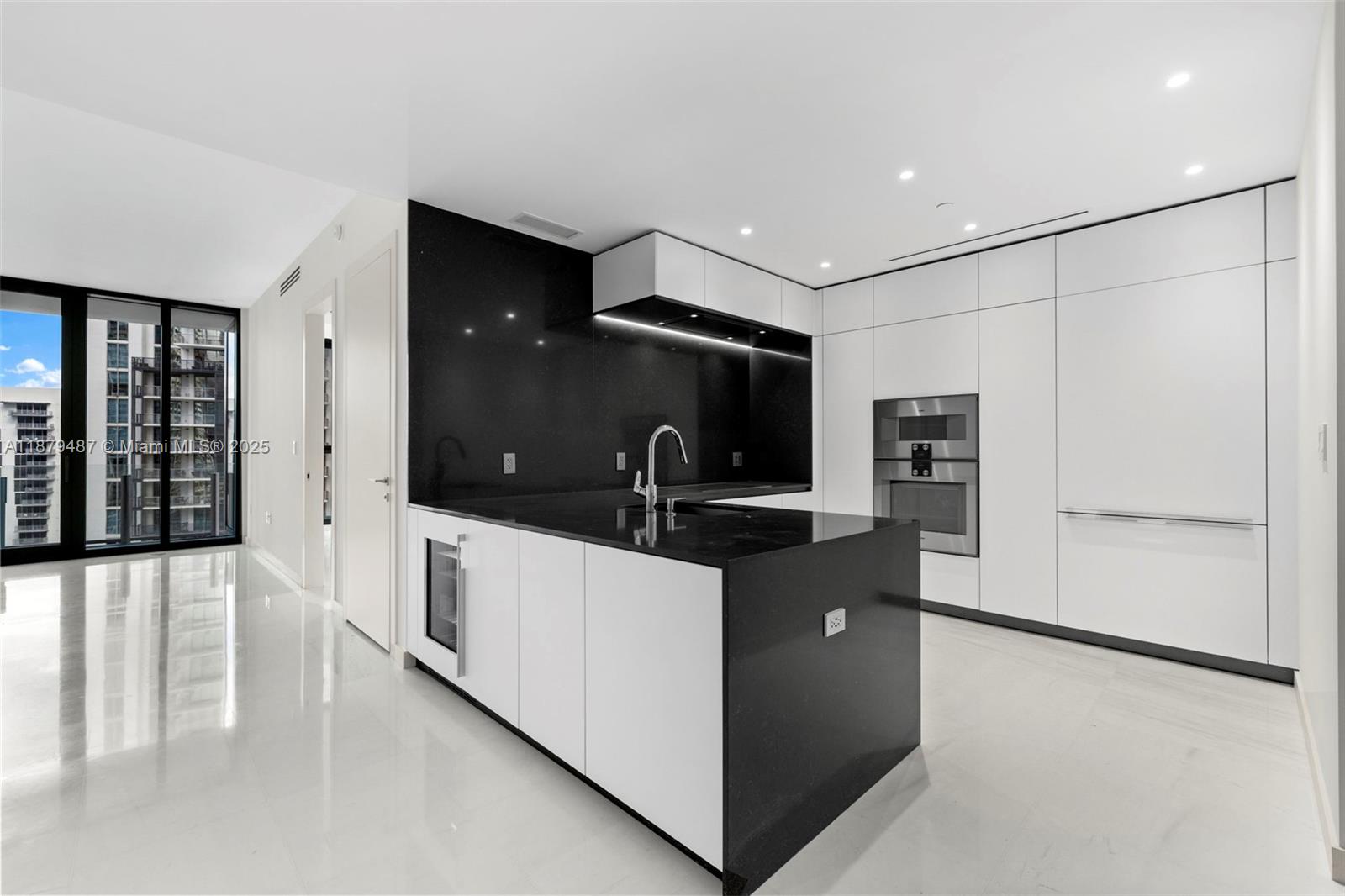ASTON MARTIN RESIDENCES - Residential