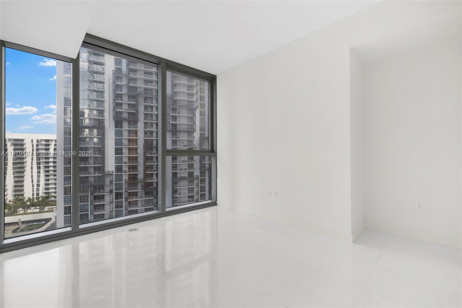 ASTON MARTIN RESIDENCES - Residential