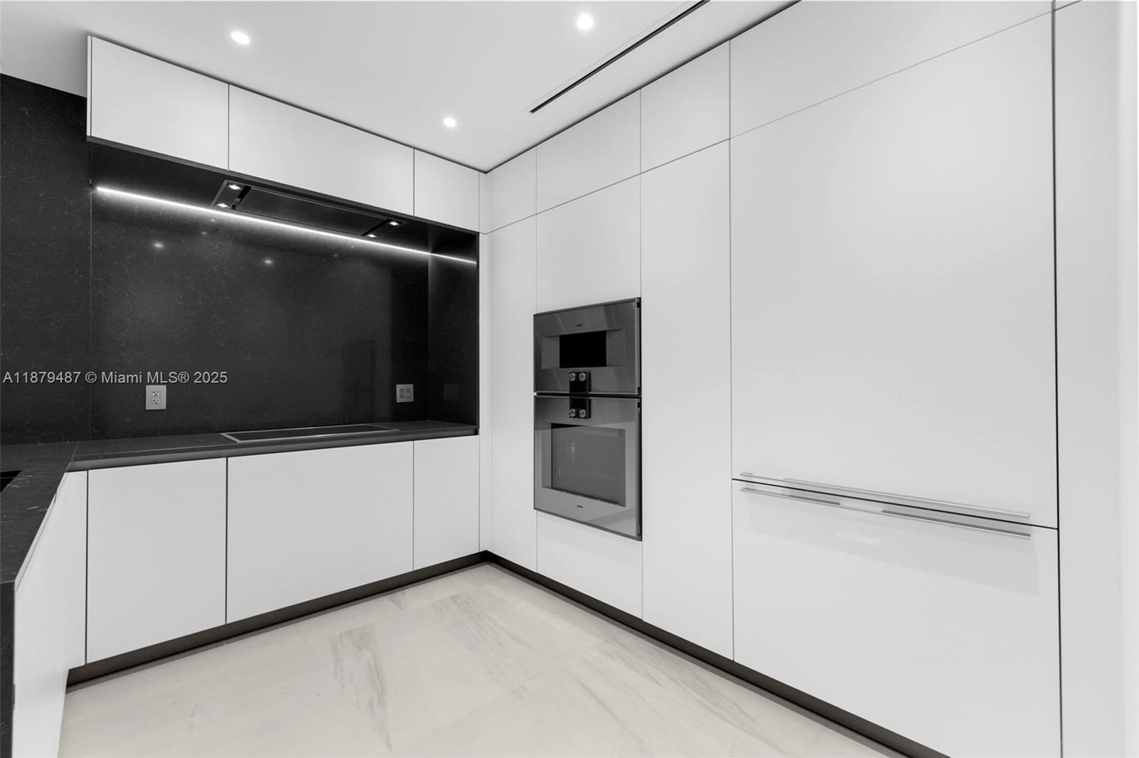 ASTON MARTIN RESIDENCES - Residential
