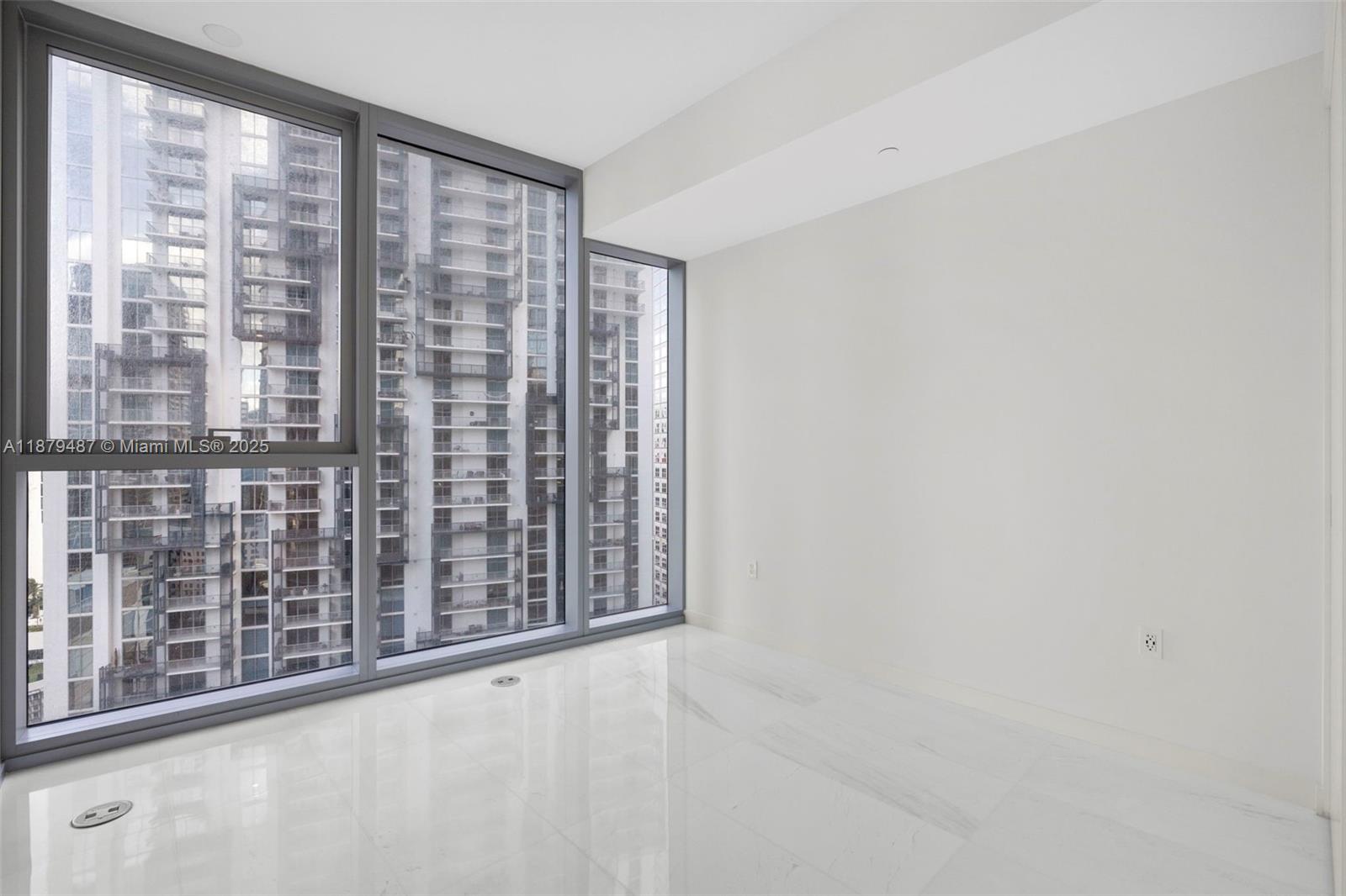 ASTON MARTIN RESIDENCES - Residential