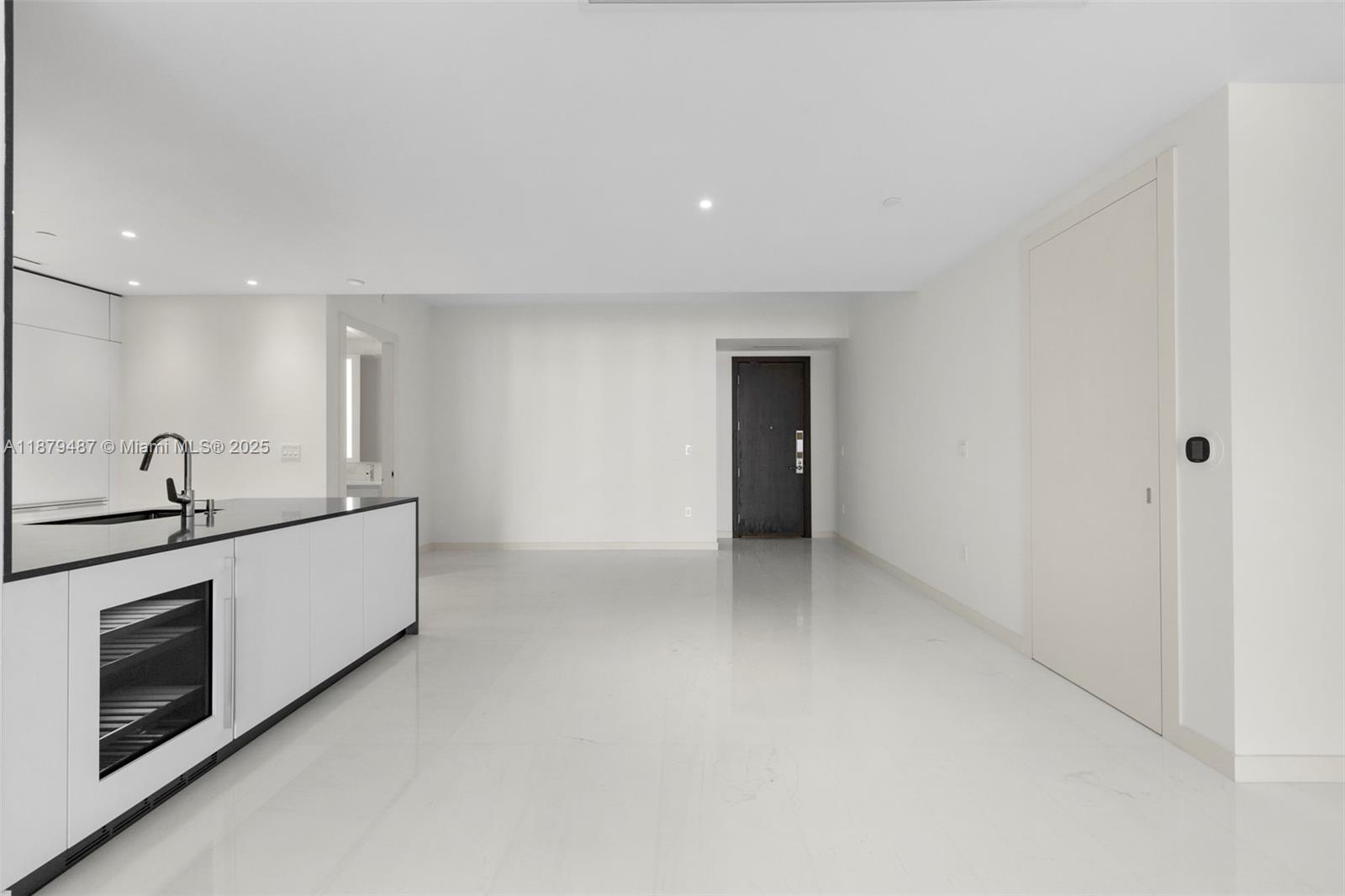 ASTON MARTIN RESIDENCES - Residential