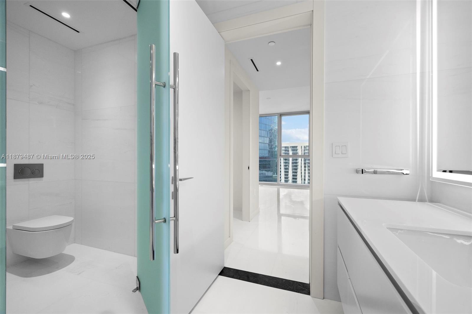 ASTON MARTIN RESIDENCES - Residential