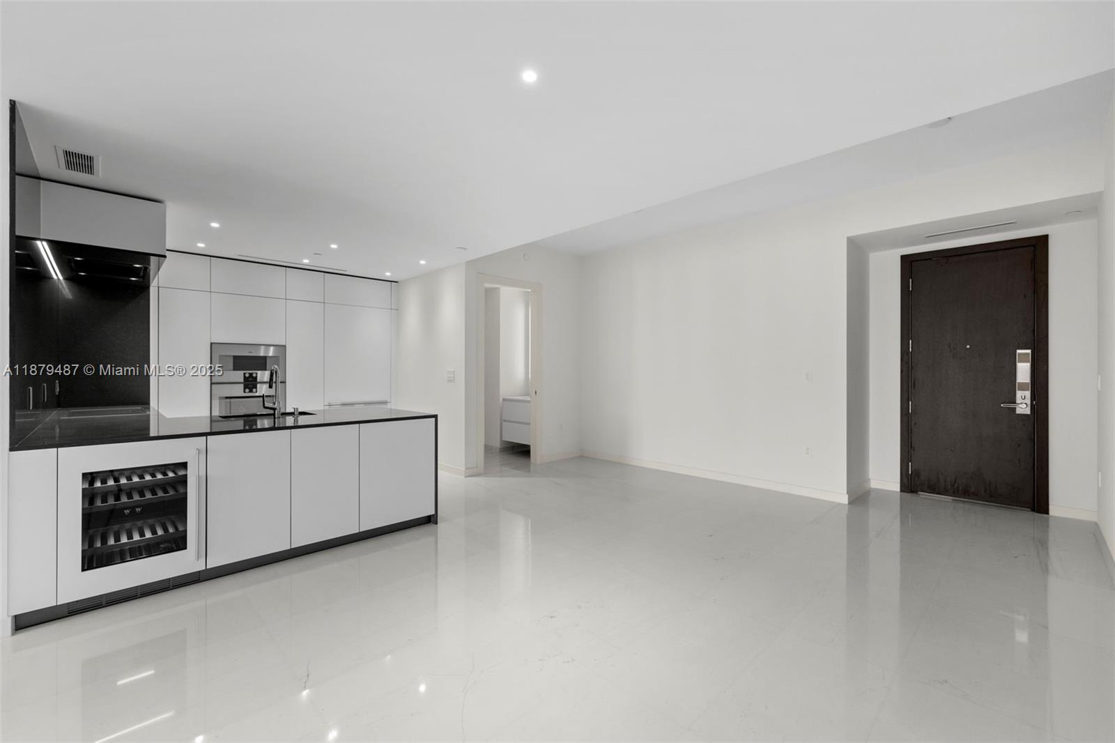 ASTON MARTIN RESIDENCES - Residential