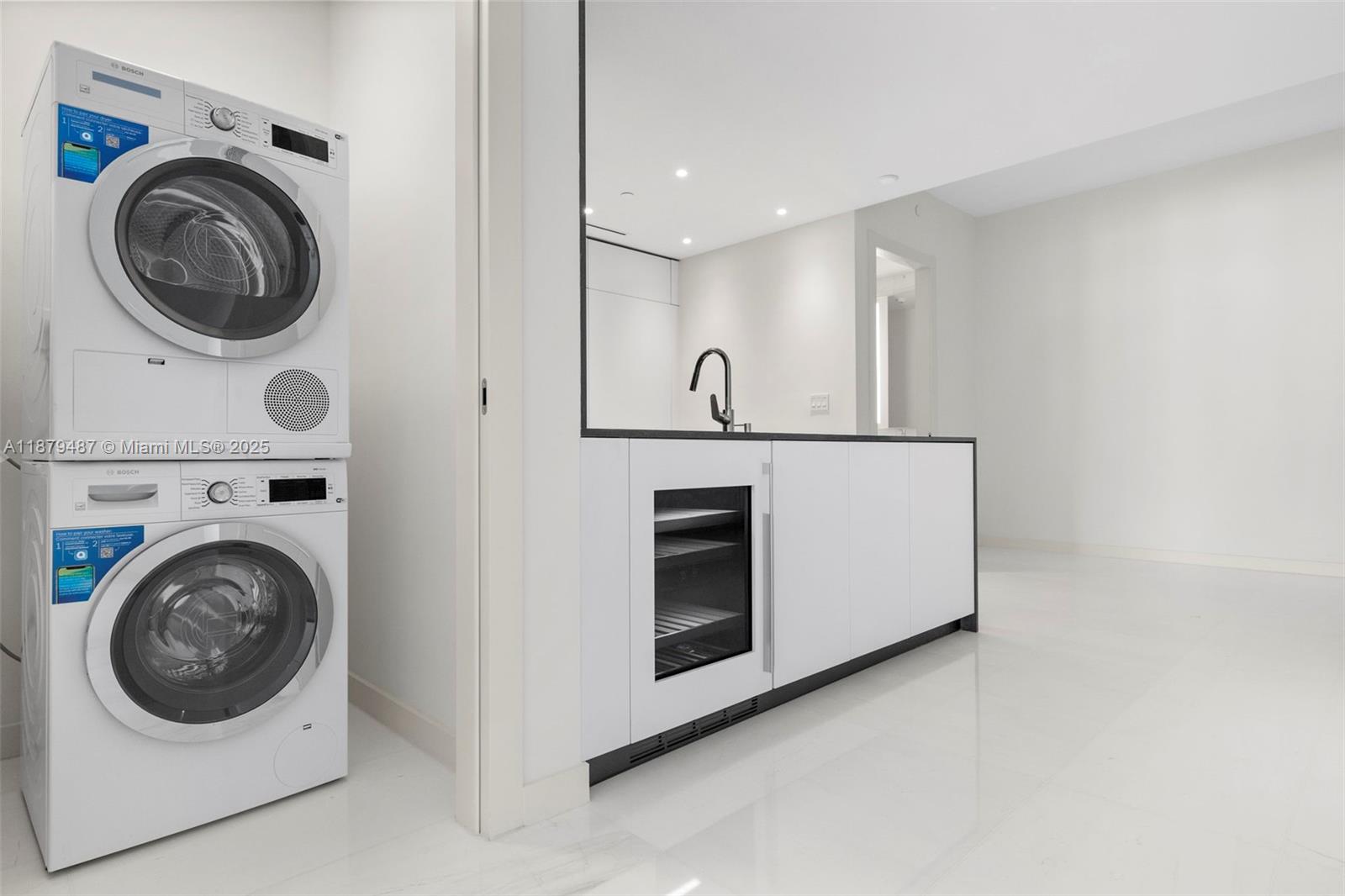 ASTON MARTIN RESIDENCES - Residential