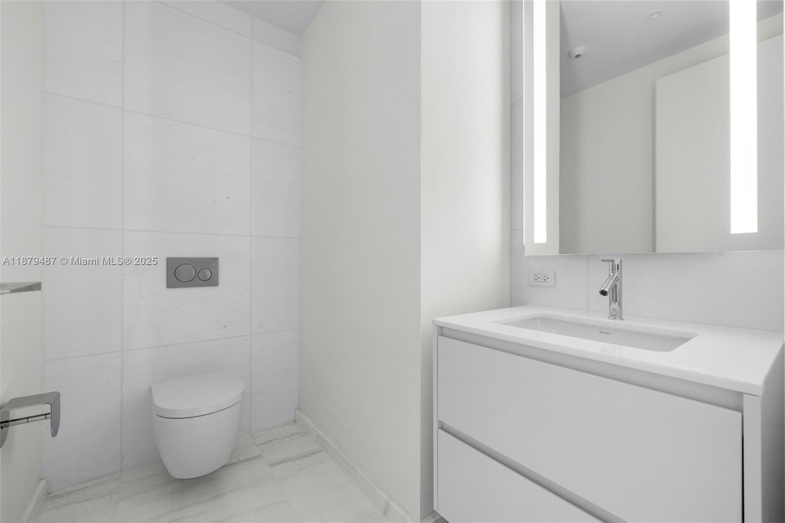 ASTON MARTIN RESIDENCES - Residential