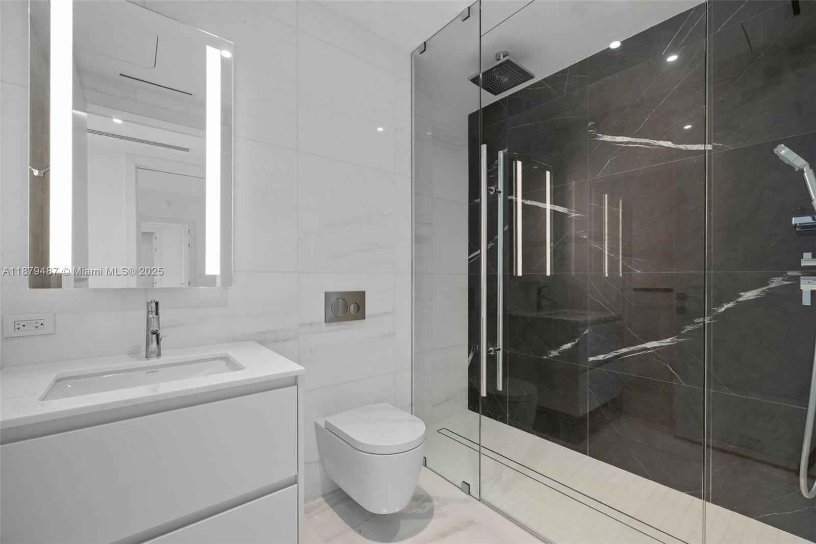 ASTON MARTIN RESIDENCES - Residential