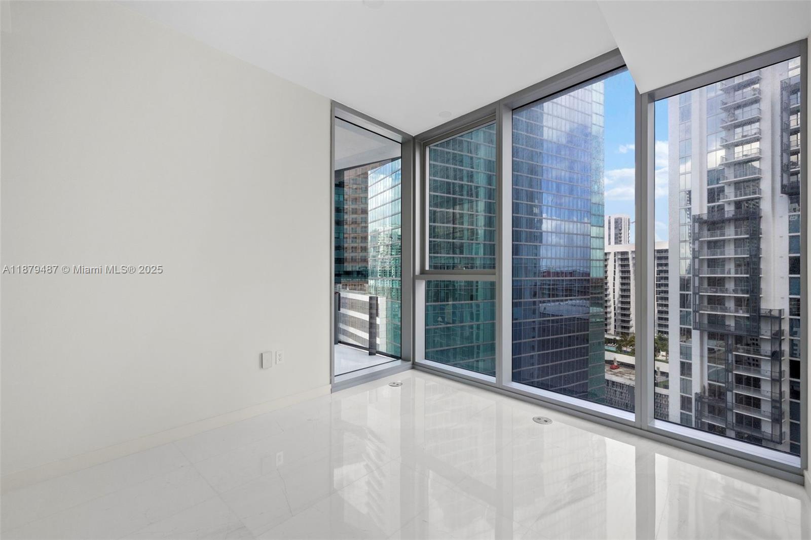 ASTON MARTIN RESIDENCES - Residential