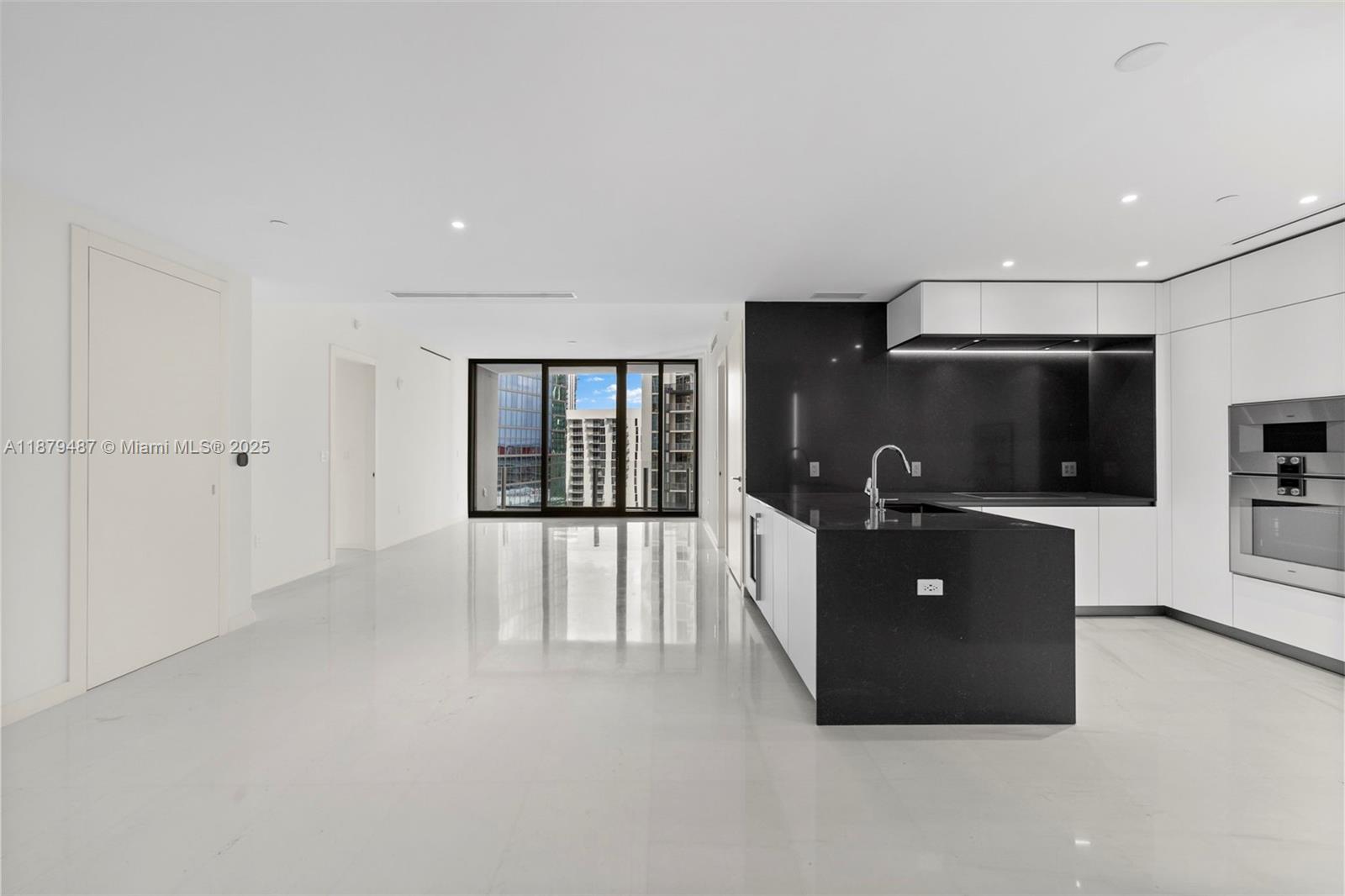 ASTON MARTIN RESIDENCES - Residential
