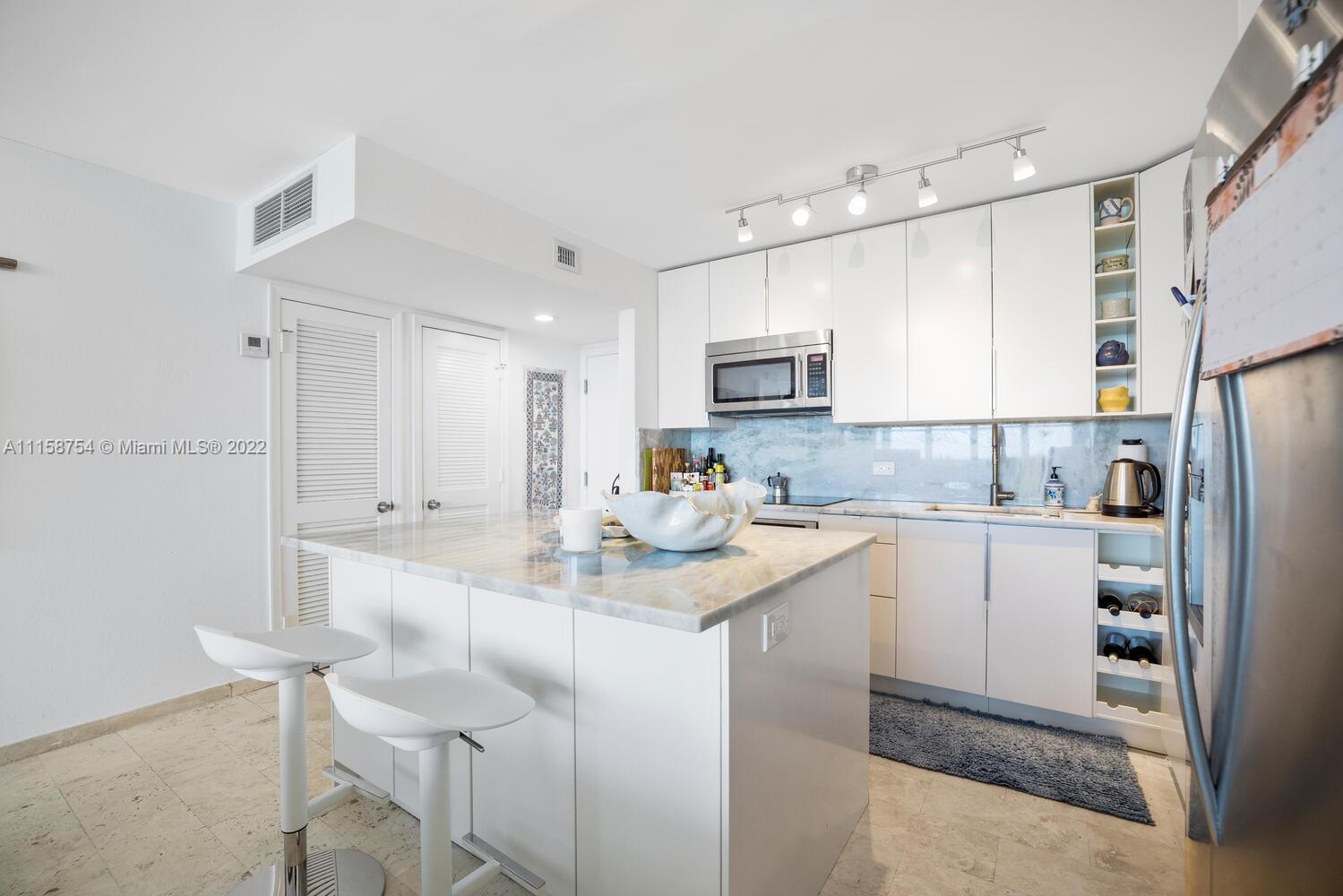 ISLAND TERRACE CONDO - Residential Lease