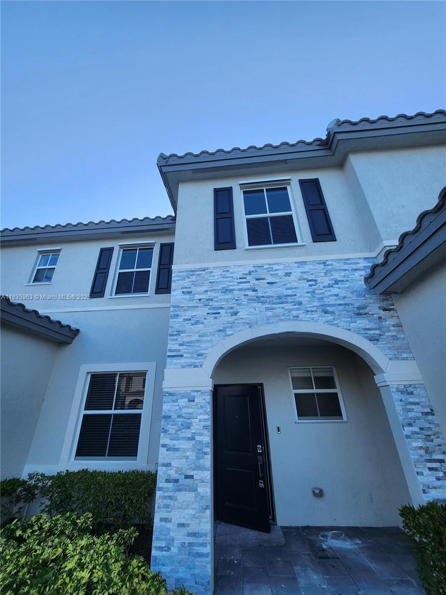 Stunning 3-bed, 2.5-bath townhouse in Riviera – Homestead’s gated community! Resort-style amenities include pool, playgrounds, and 24/7 security. . Prime location minutes from Homestead Hospital, the Air Base, Homestead–Miami Speedway, supermarkets, medical centers, outlets, and just 25 minutes to the Florida Keys. Modern, spacious layout perfect for families or professionals.” 3 bedrooms, 2.5 bathrooms Pool, playgrounds, gated community with 24/7 security Only first month’s rent + security deposit due at signing Minutes from Homestead Hospital, Air Base, Speedway, supermarkets, medical centers, outlets Just 25 minutes from the Florida Keys