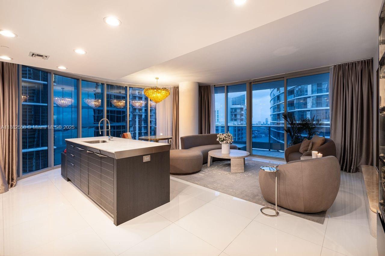 200 Biscayne Boulevard Way 4201