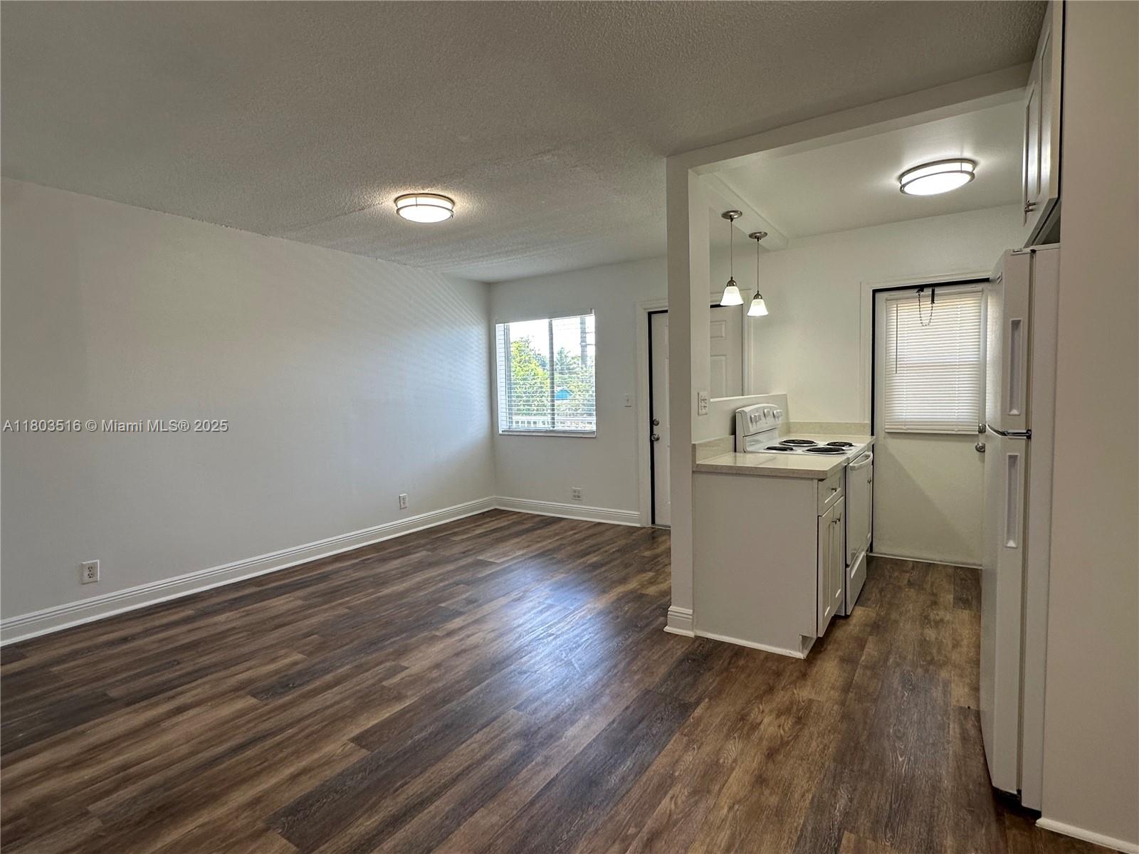 Rental Property at 2325 Arthur St 12, Hollywood, Broward County, Florida - Bedrooms: 1 
Bathrooms: 1  - $1,650 MO.