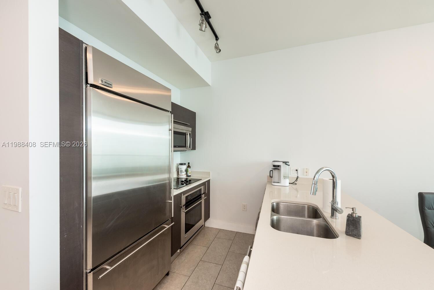 500 BRICKELL WEST CONDO - Residential