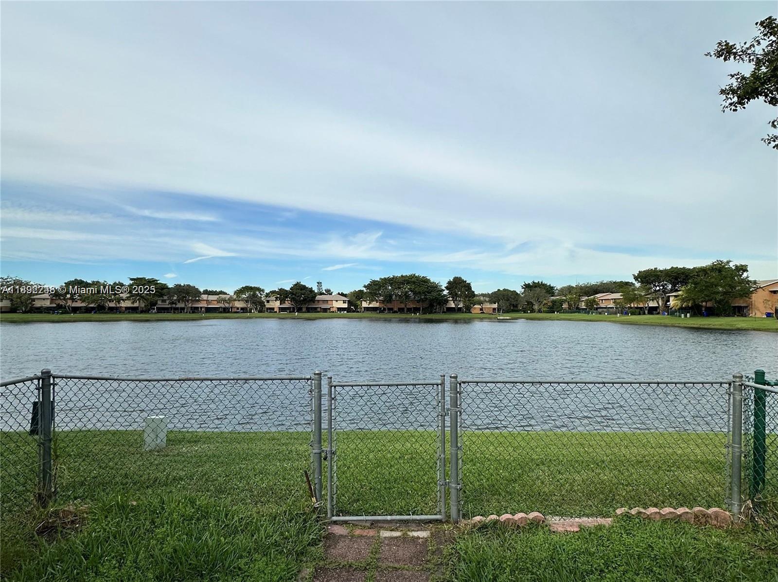 PEMBROKE POINTE SECTION T - Residential