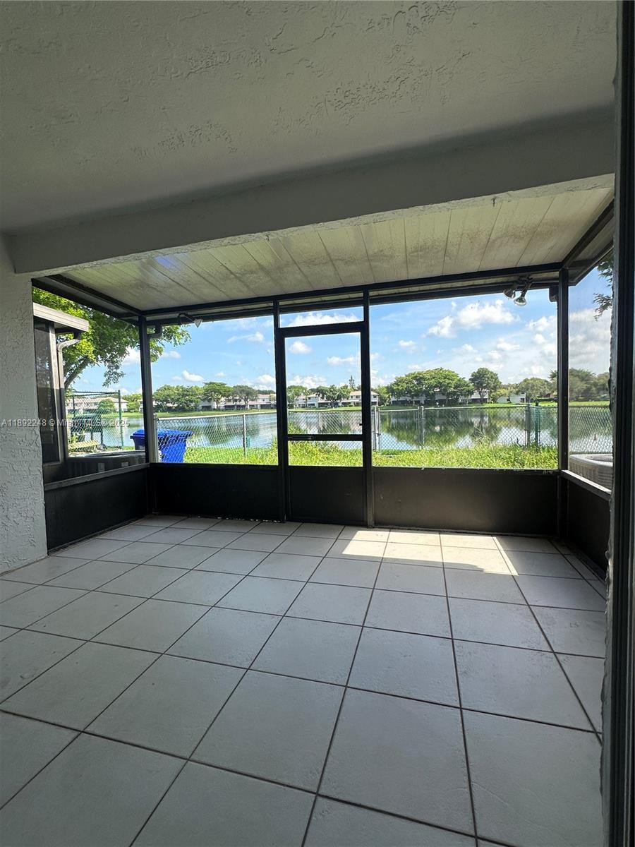 PEMBROKE POINTE SECTION T - Residential