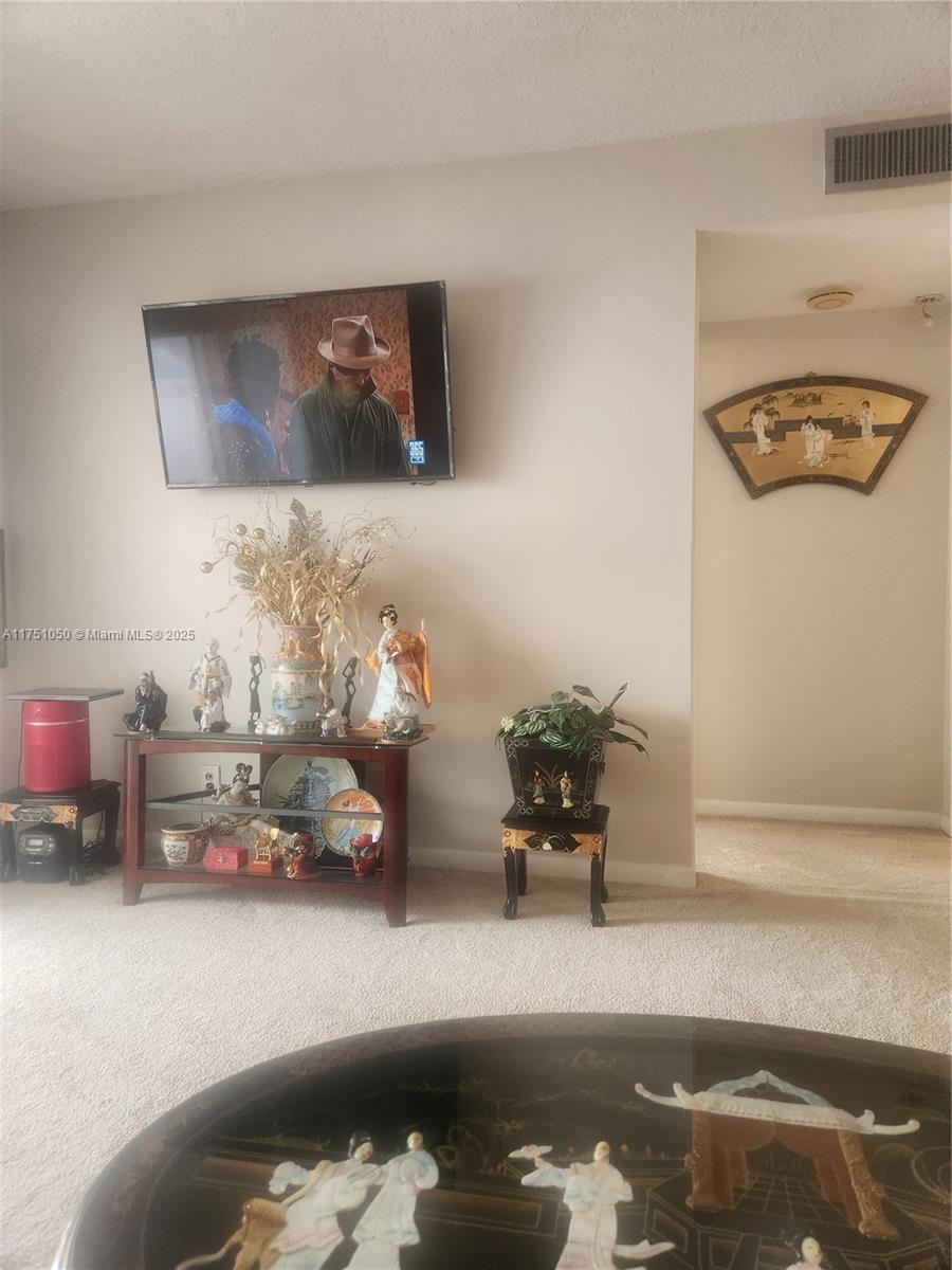 HILLCREST EAST NO 22 COND - Residential