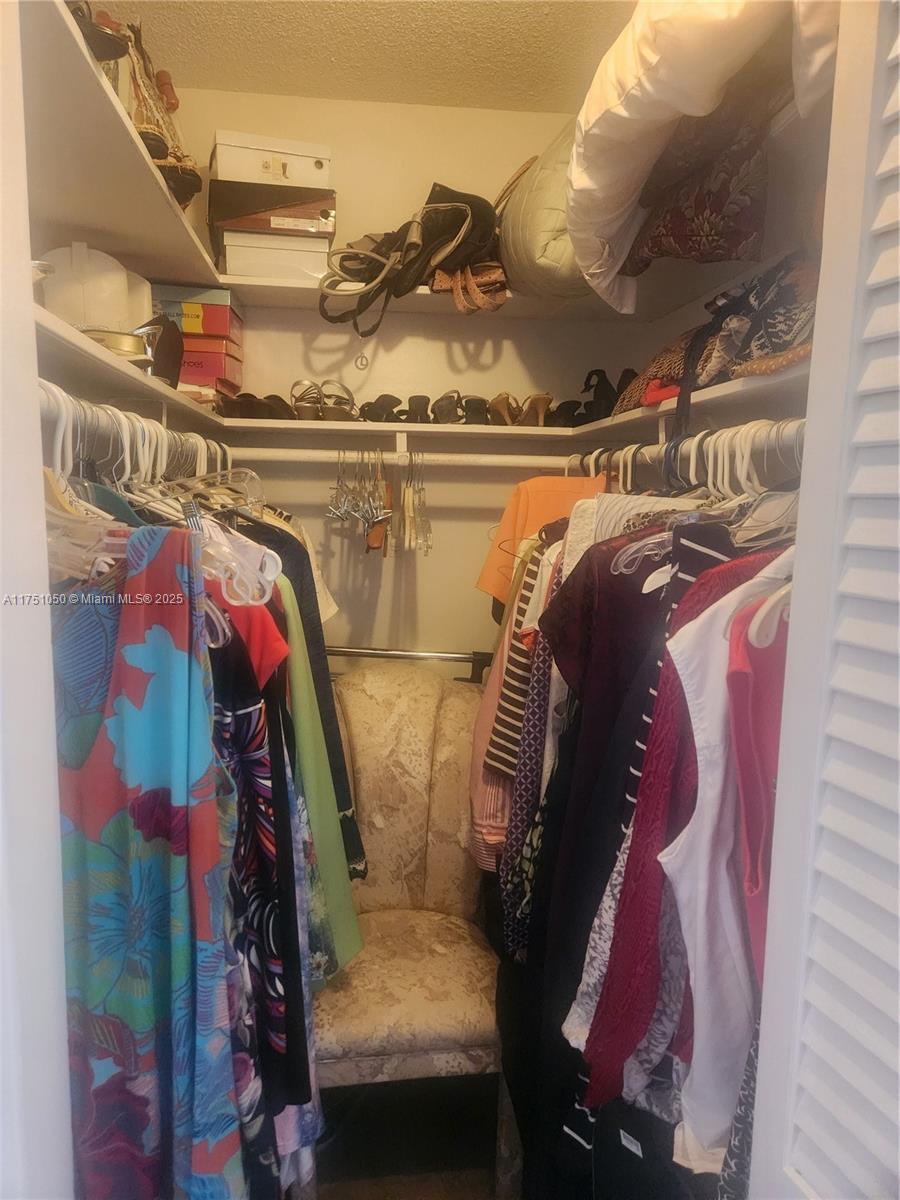 HILLCREST EAST NO 22 COND - Residential