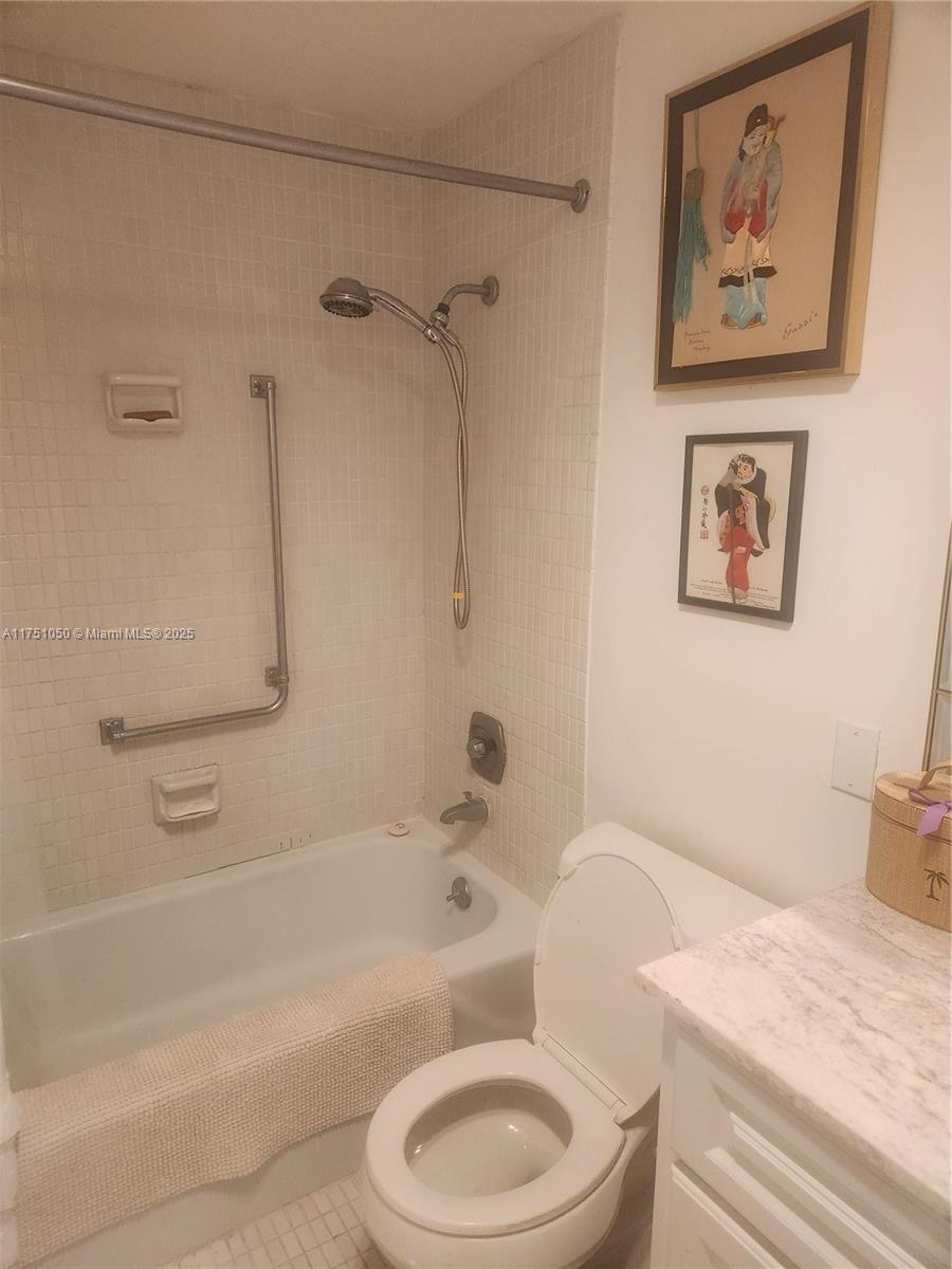 HILLCREST EAST NO 22 COND - Residential