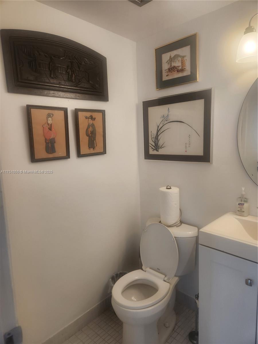 HILLCREST EAST NO 22 COND - Residential