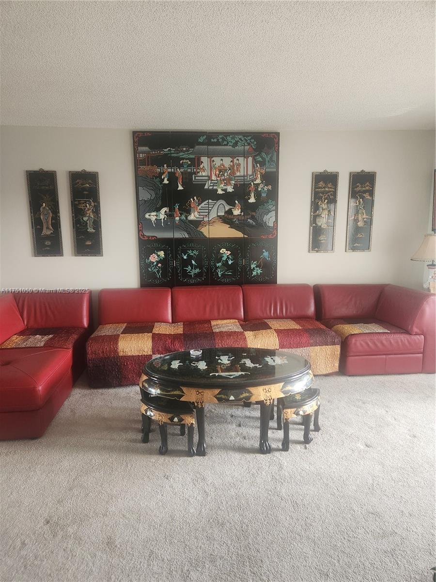 4350 Hillcrest Dr 807