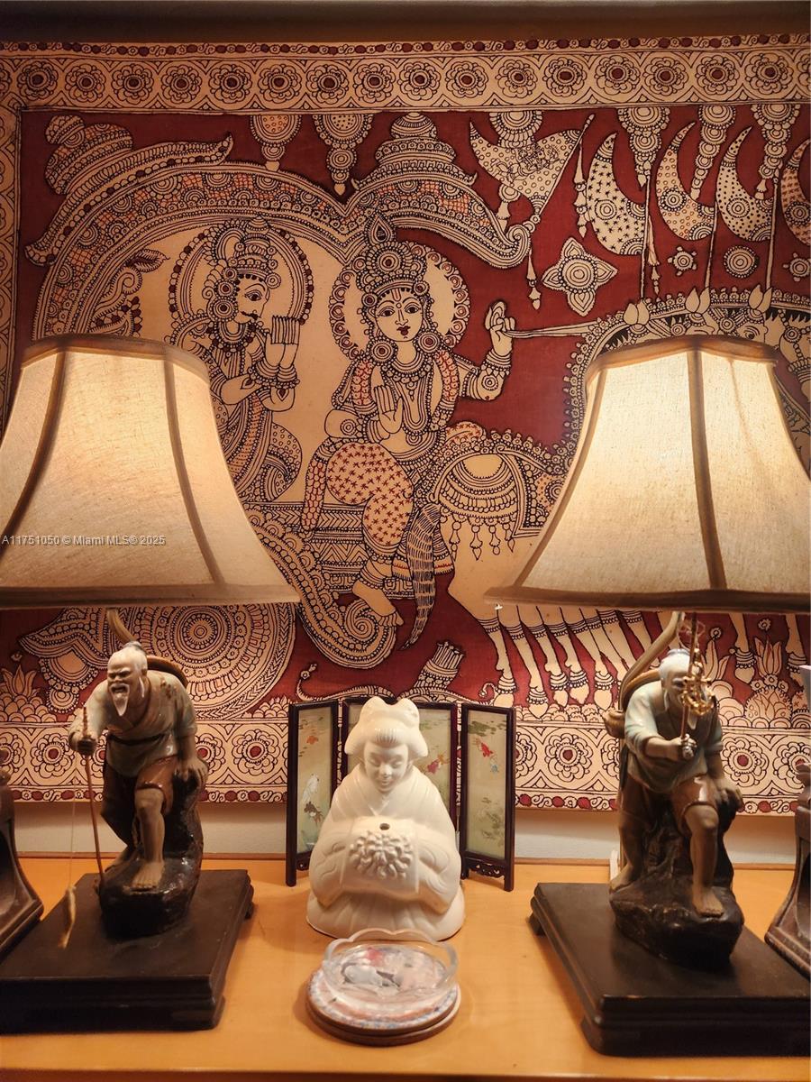 HILLCREST EAST NO 22 COND - Residential