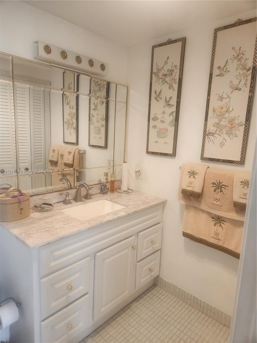 HILLCREST EAST NO 22 COND - Residential