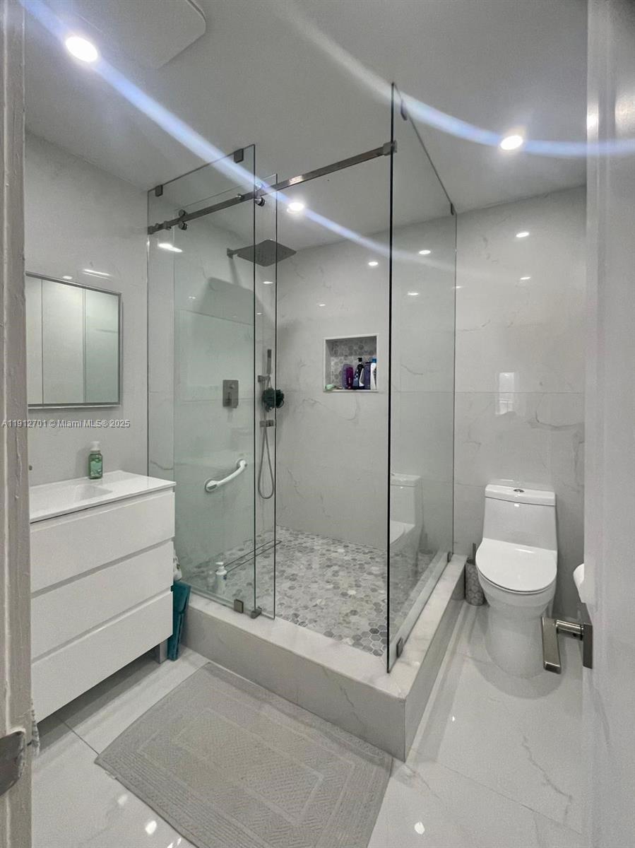 OLYMPIAN GDN CONDO - Residential Lease