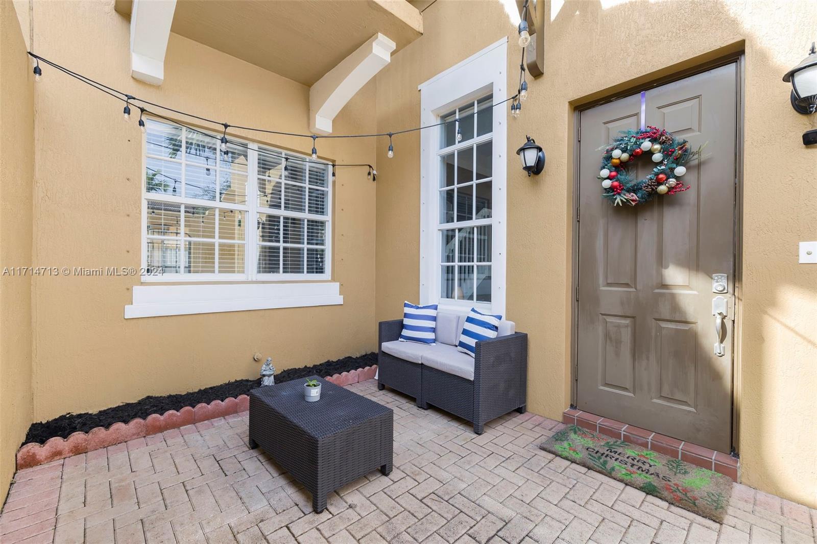 1042 SW 146th Ter