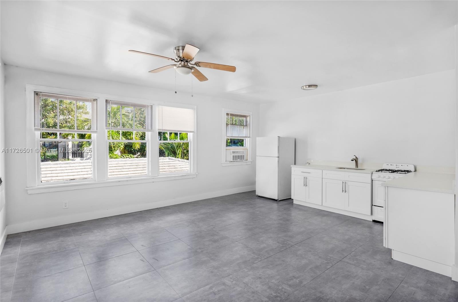Move into Fort Lauderdale's Las Olas Neighborhood this 2025 with this spacious 1 Bed/1 Bath apartment. The property is walking distance to all of Las Olas's popular restaurants, shopping destinations and is about 1.5 miles from the beach. Recently renovated with new tile floor, quartz kitchen countertops, shaker cabinets and updated bathroom. On site laundry and parking is also available. First month + security deposit to move in.