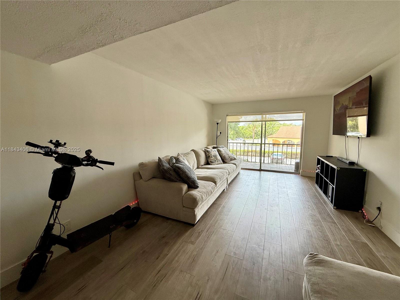 CASA DEL RIO CONDO - Residential