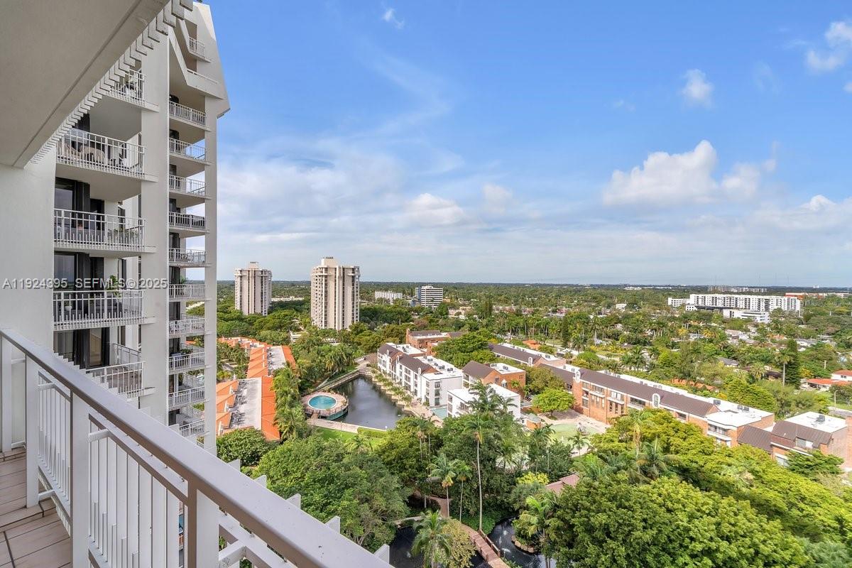 THE TOWERS OF QUAYSIDE CO - Residential