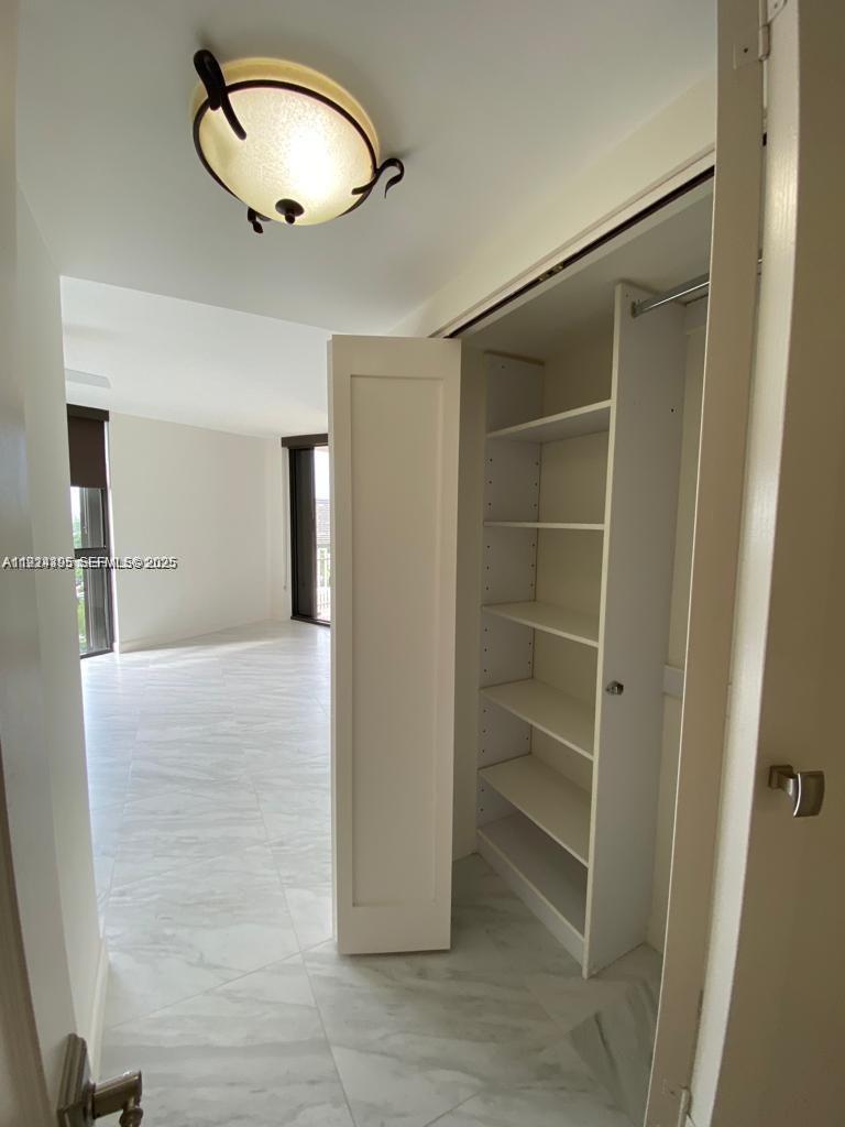 THE TOWERS OF QUAYSIDE CO - Residential