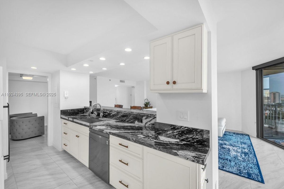 4000 Towerside Ter 1807