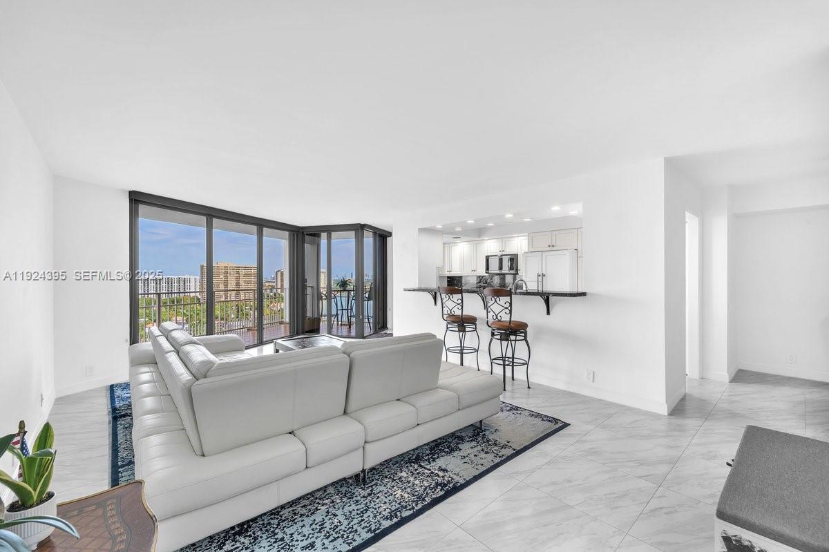 THE TOWERS OF QUAYSIDE CO - Residential