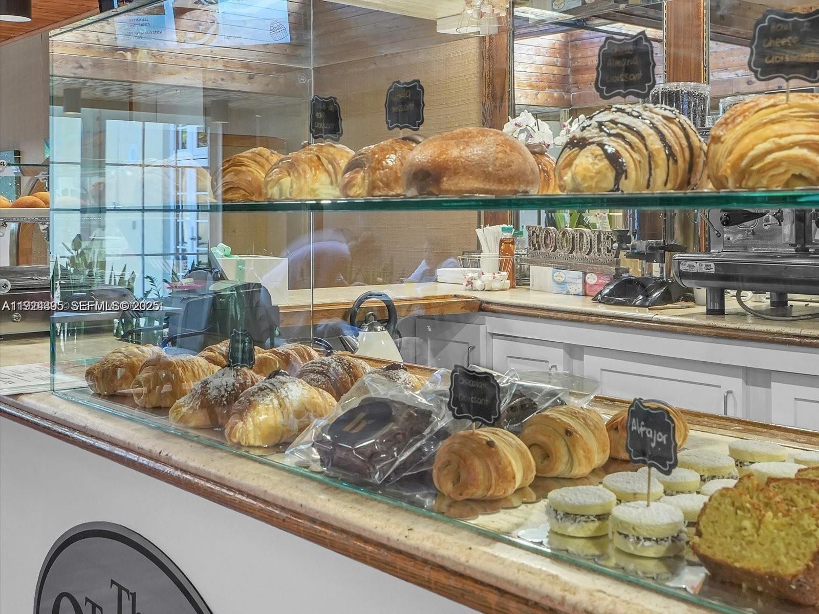 THE TOWERS OF QUAYSIDE CO - Residential