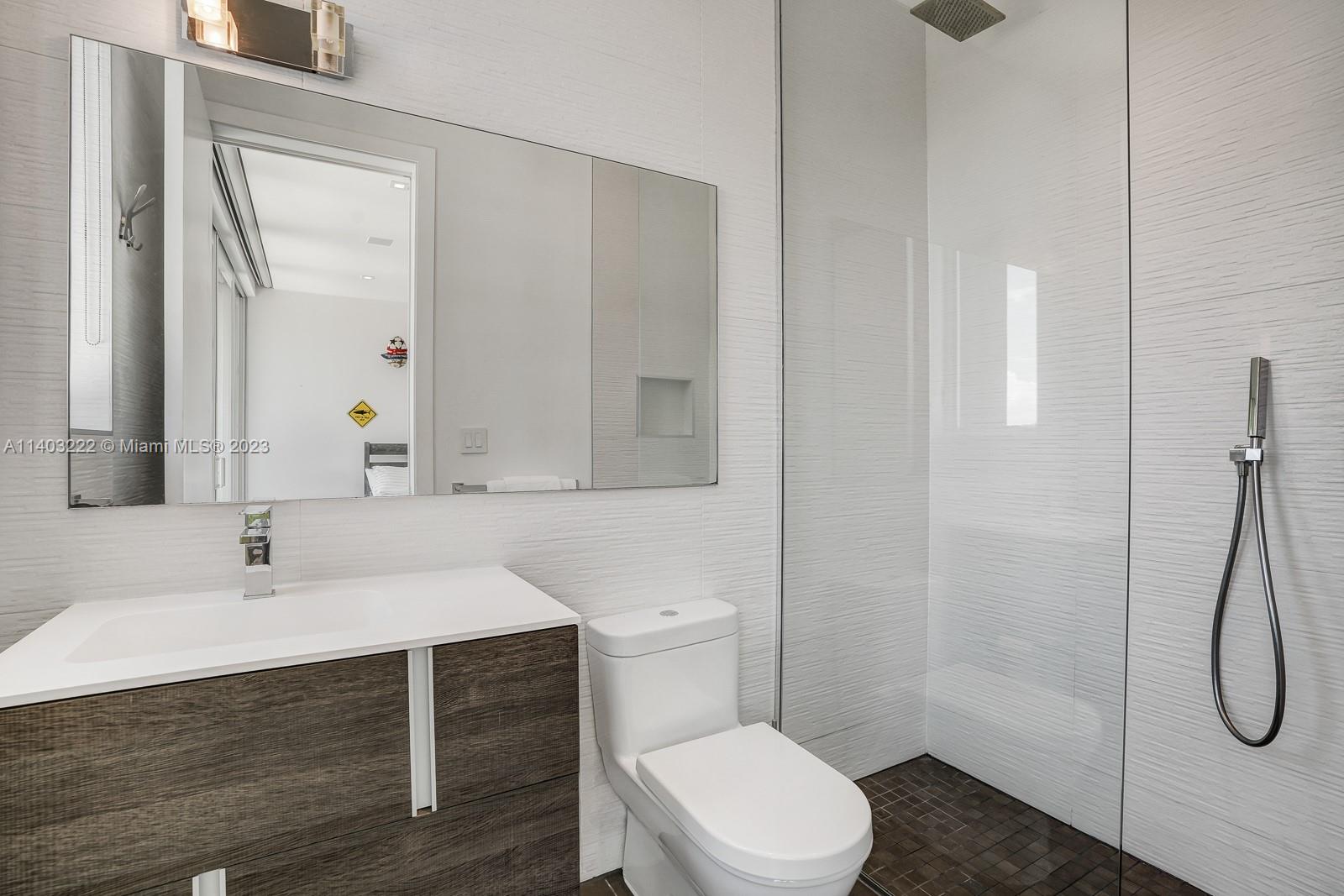 TROPICAL ISLE HOMES SUB 4 - Residential