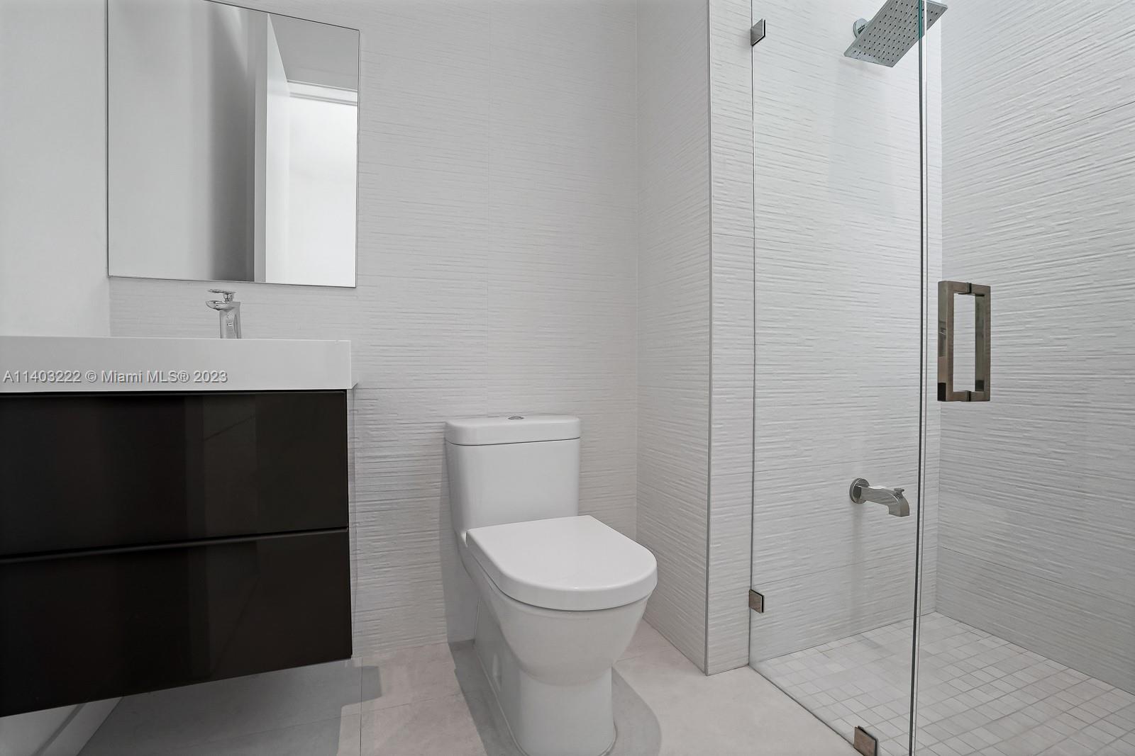 TROPICAL ISLE HOMES SUB 4 - Residential