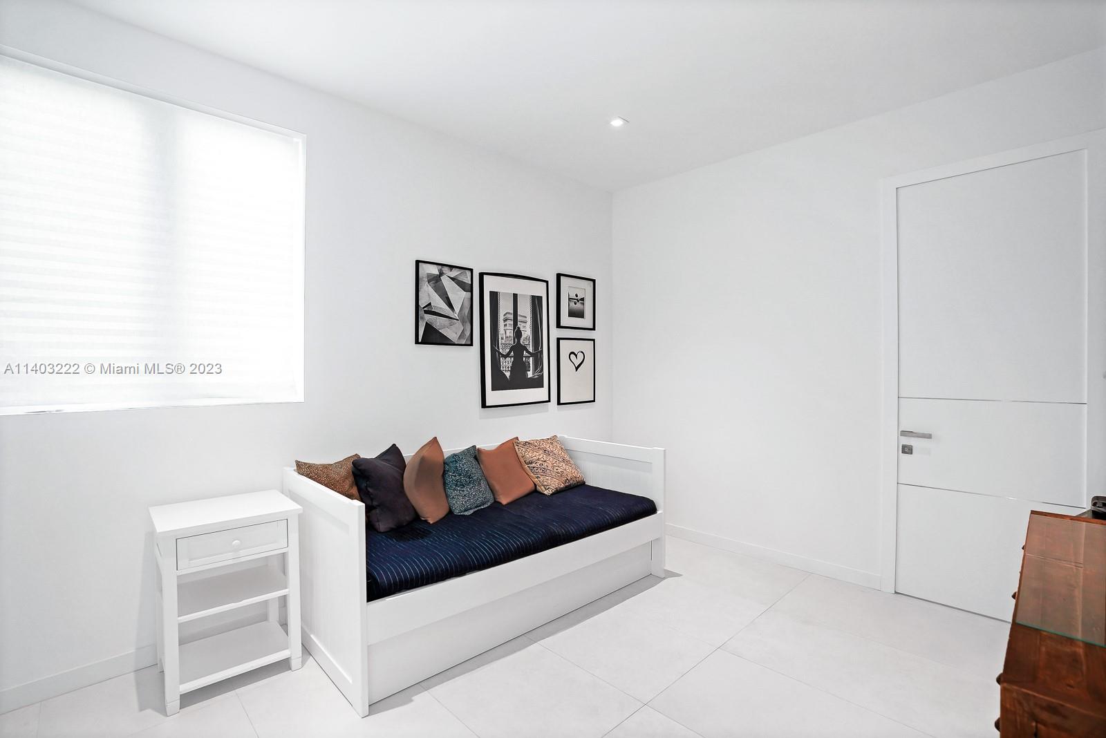 TROPICAL ISLE HOMES SUB 4 - Residential