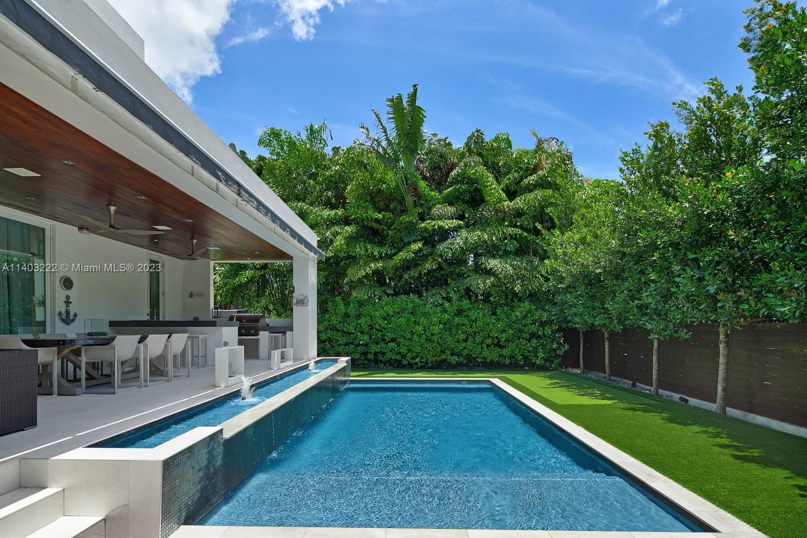 TROPICAL ISLE HOMES SUB 4 - Residential