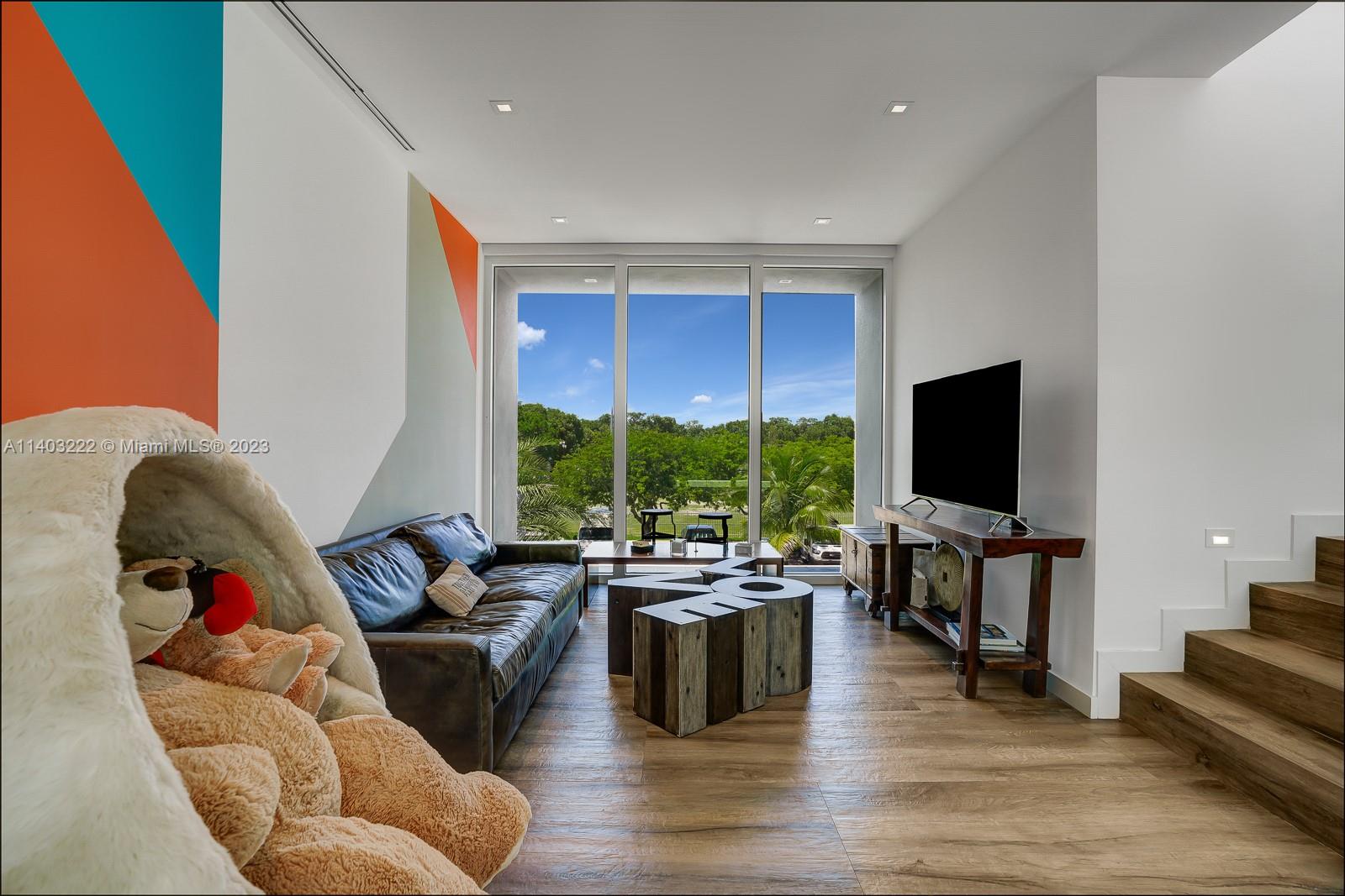 TROPICAL ISLE HOMES SUB 4 - Residential