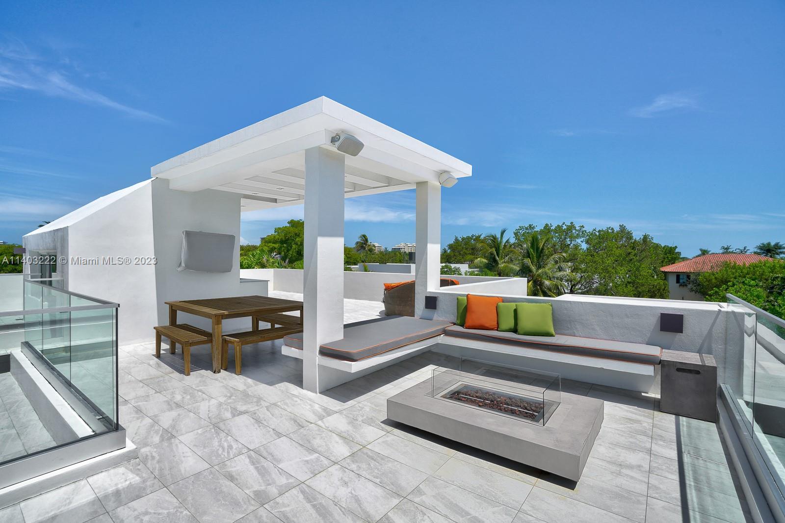 TROPICAL ISLE HOMES SUB 4 - Residential