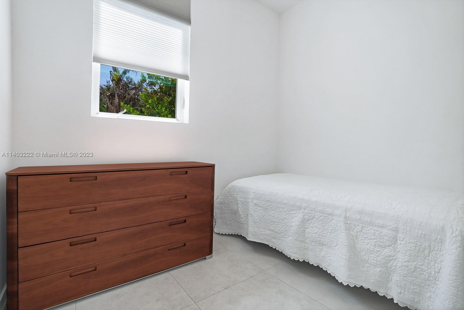 TROPICAL ISLE HOMES SUB 4 - Residential