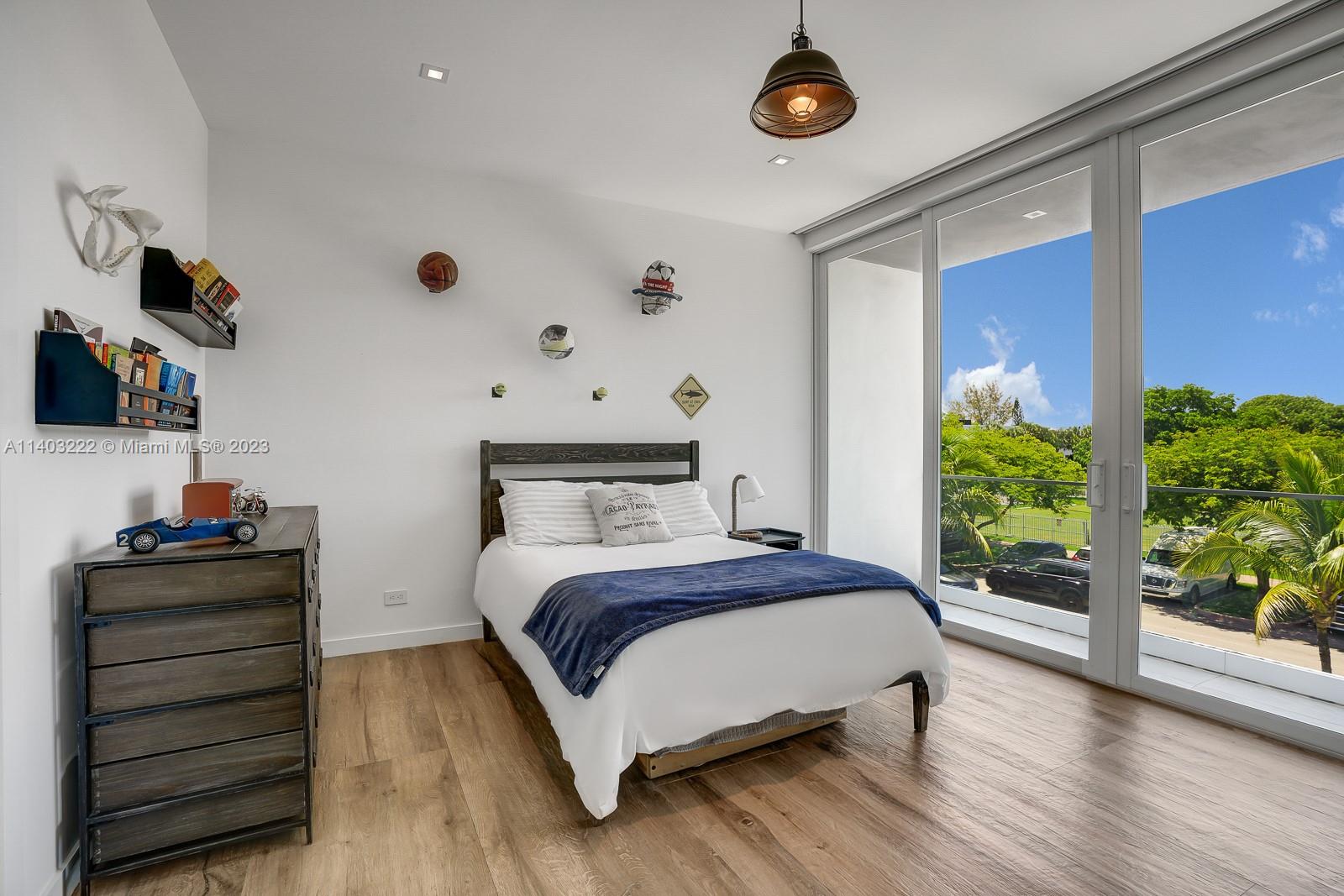 TROPICAL ISLE HOMES SUB 4 - Residential