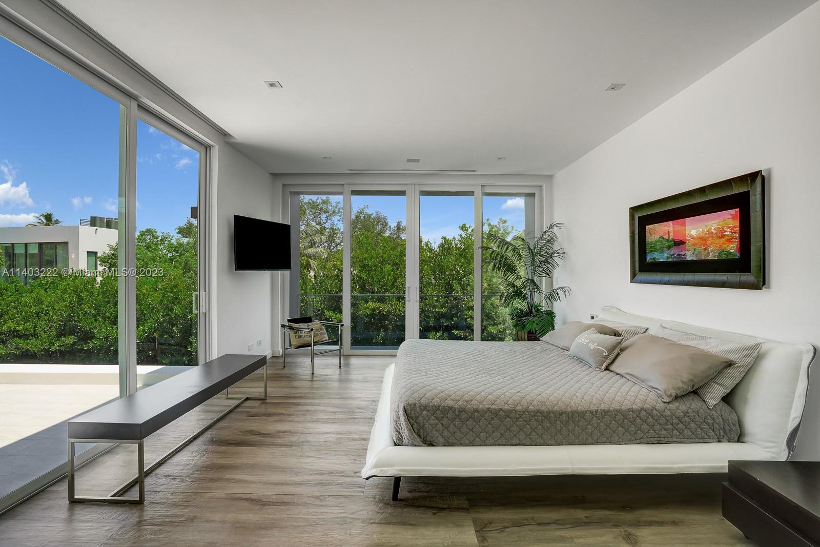 TROPICAL ISLE HOMES SUB 4 - Residential