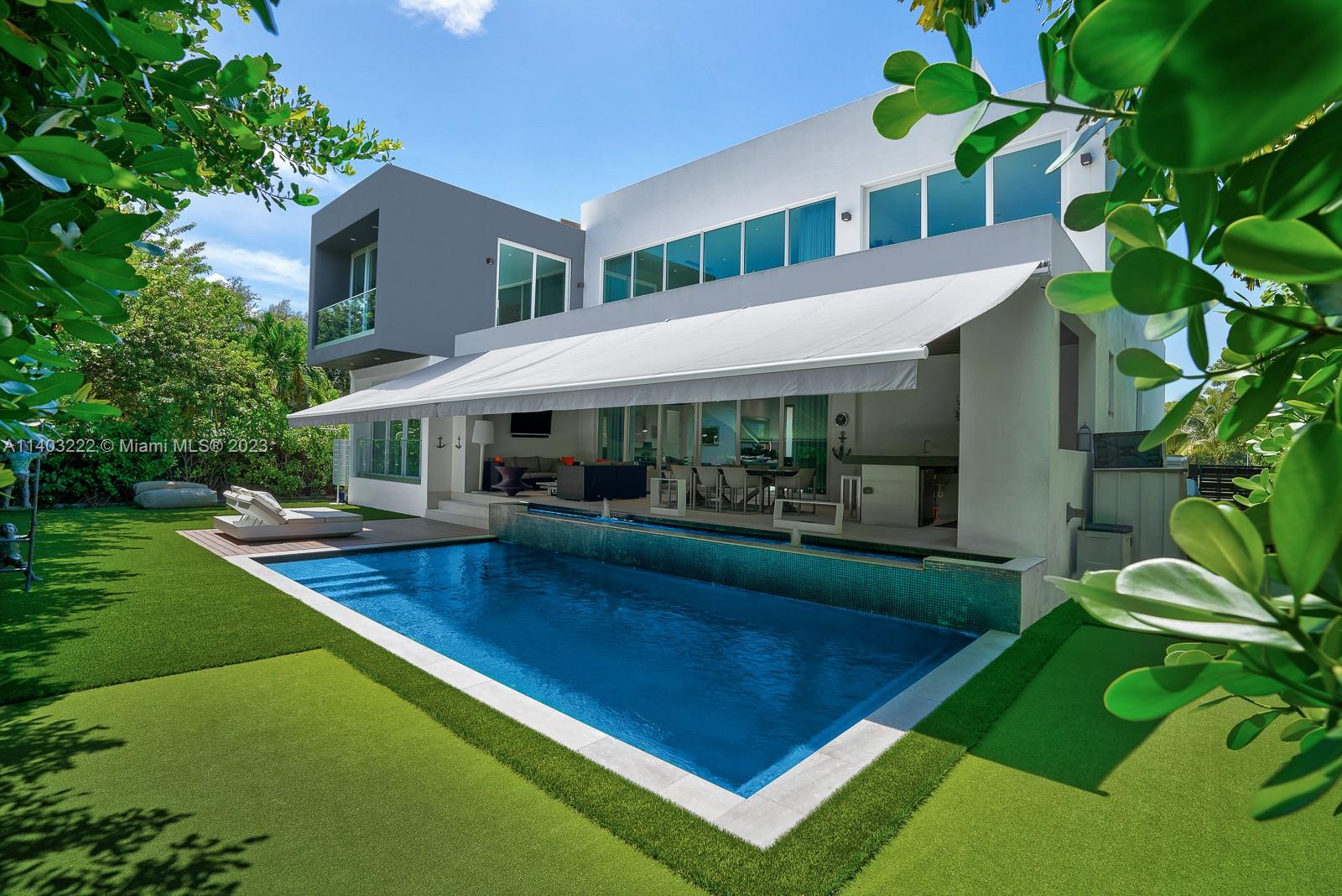 TROPICAL ISLE HOMES SUB 4 - Residential