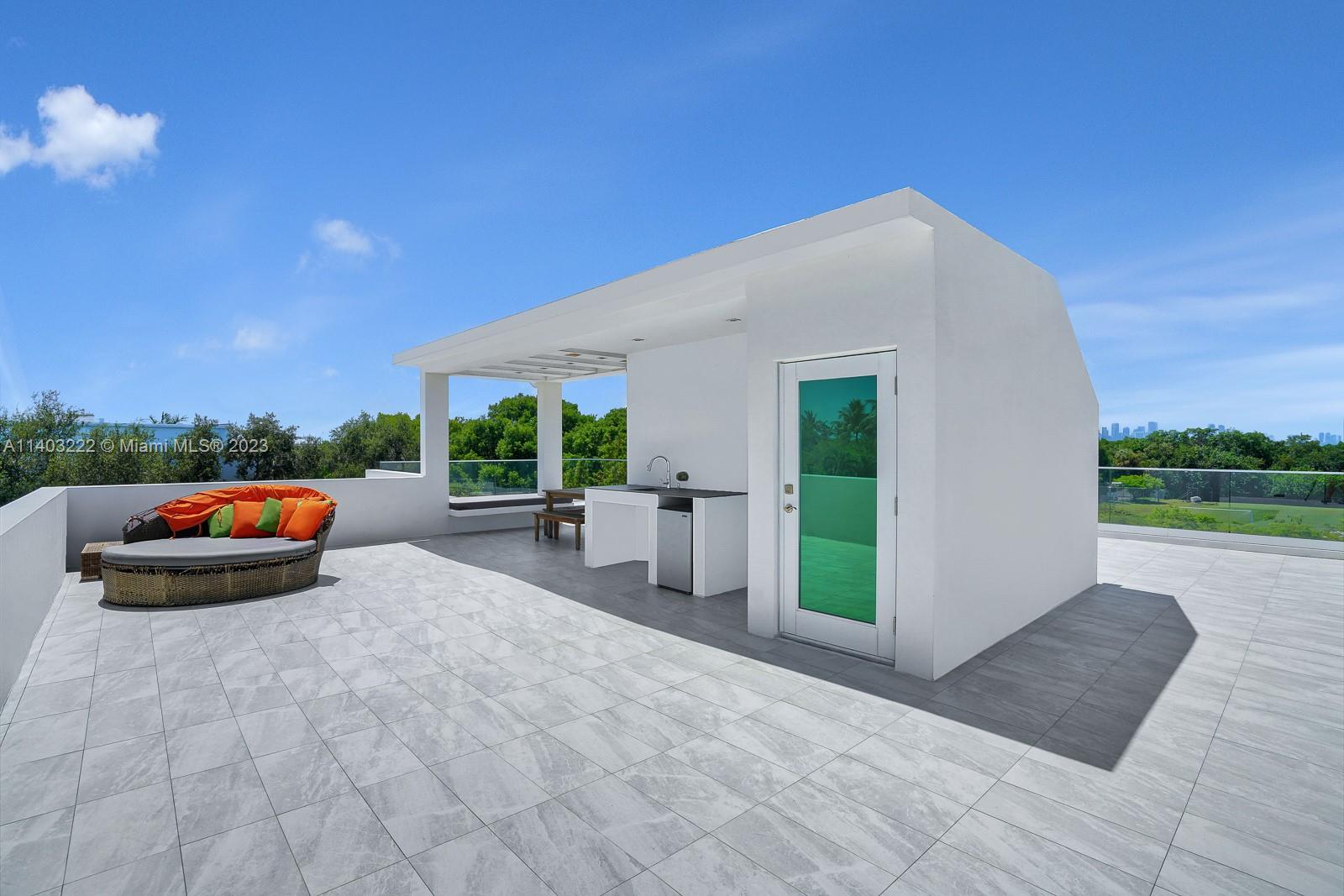 TROPICAL ISLE HOMES SUB 4 - Residential