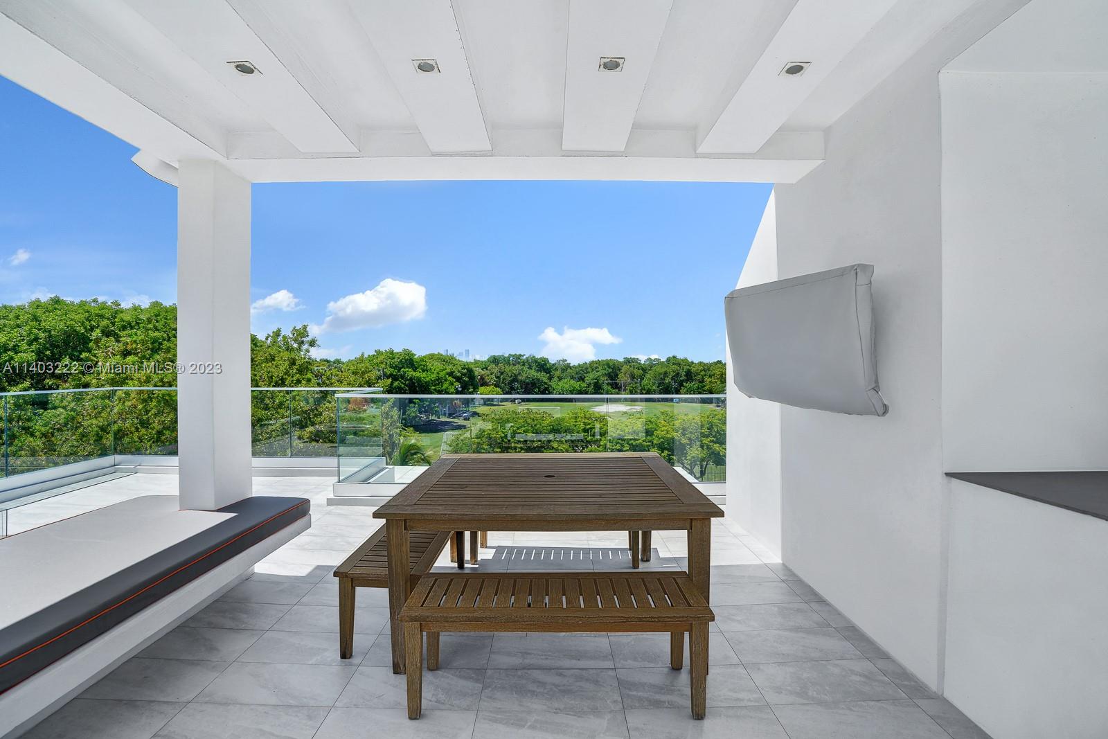 TROPICAL ISLE HOMES SUB 4 - Residential